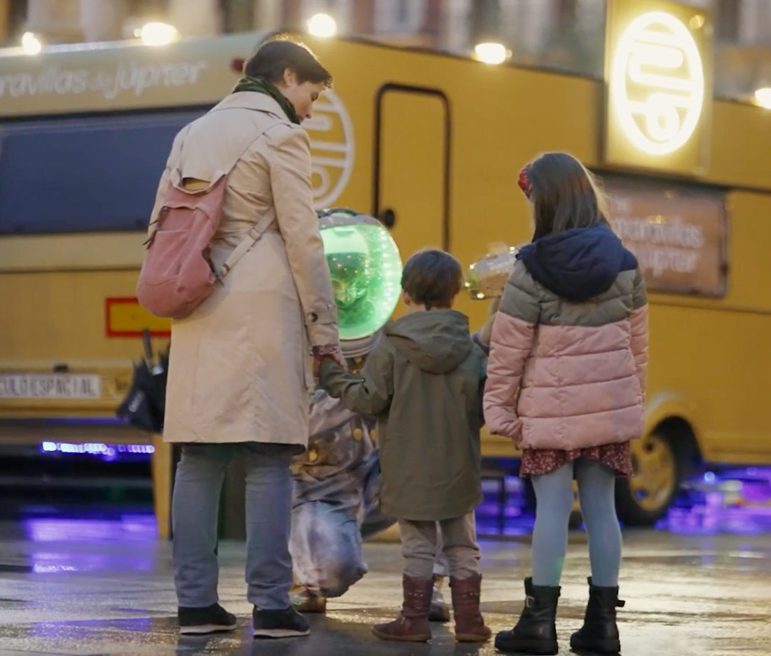 maravillas-jupiter-espacio-escenico-caravana-captura-espectadores